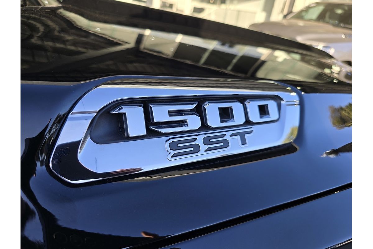 2025 RAM 1500 Laramie Sport Hurricane SO RamBox DT 4X4 SWB