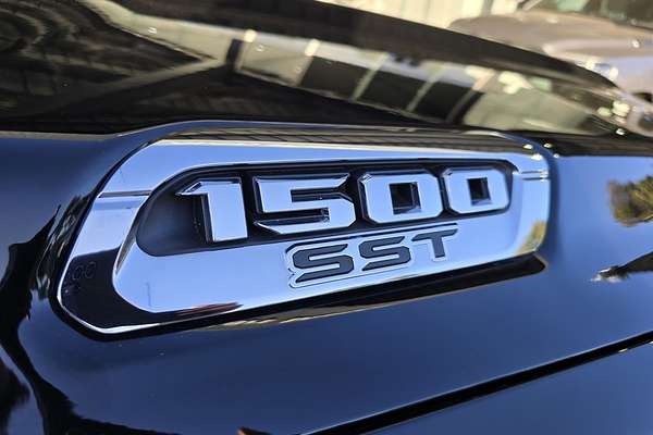 2025 RAM 1500 Laramie Sport Hurricane SO RamBox DT 4X4 SWB