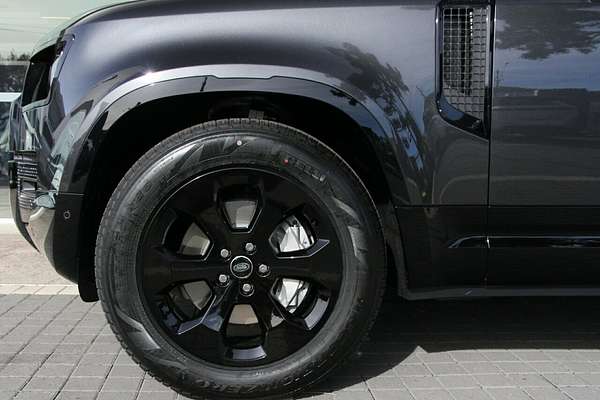 2025 Land Rover Defender 130 D350 X-Dynamic SE L663