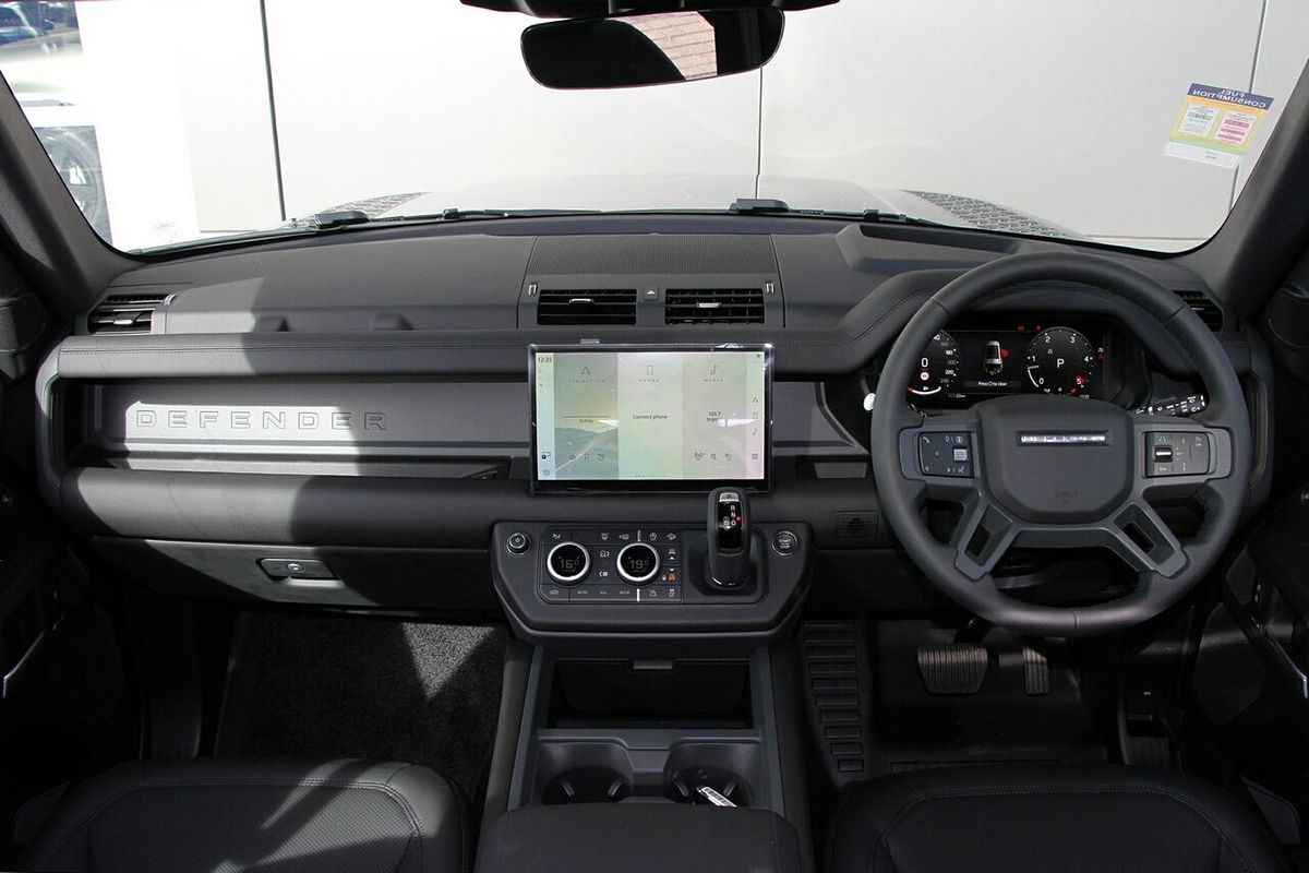 2025 Land Rover Defender 130 D350 X-Dynamic SE L663