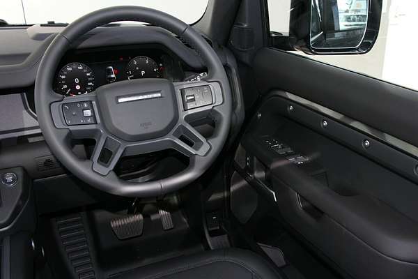 2025 Land Rover Defender 130 D350 X-Dynamic SE L663