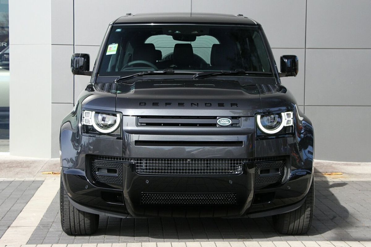 2025 Land Rover Defender 130 D350 X-Dynamic SE L663