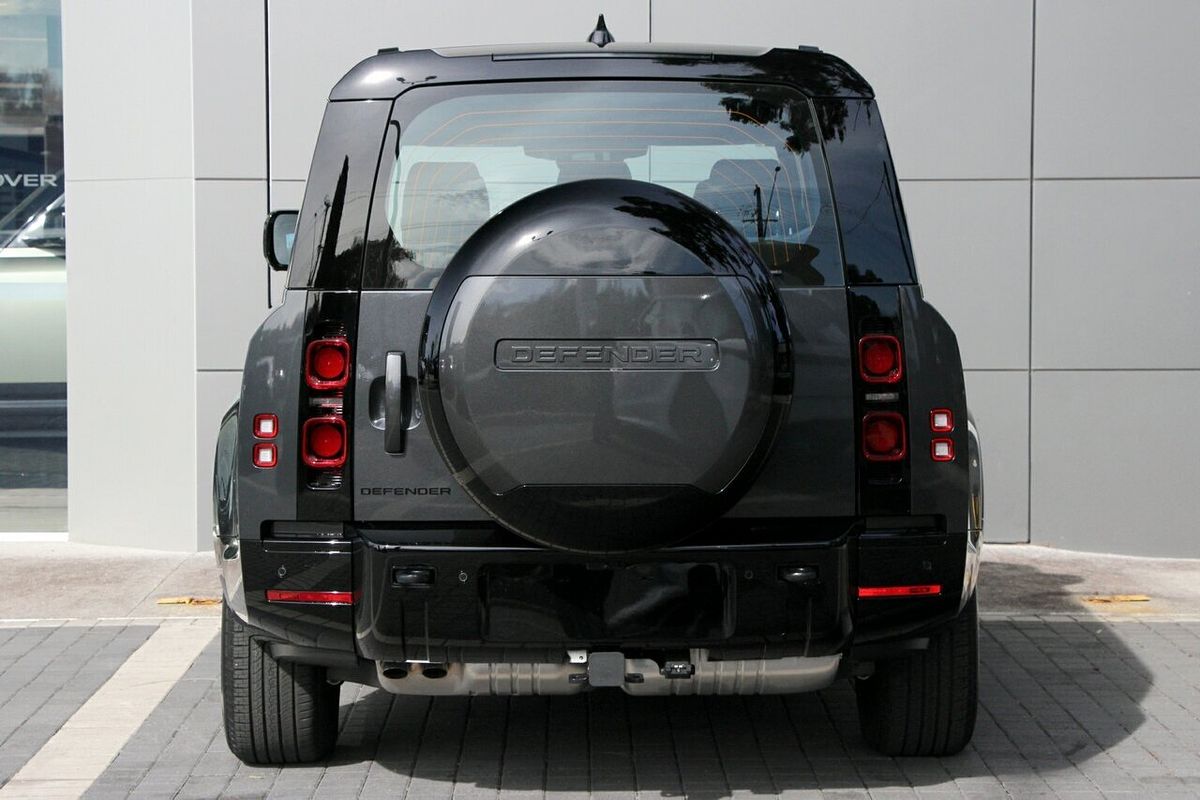 2025 Land Rover Defender 130 D350 X-Dynamic SE L663