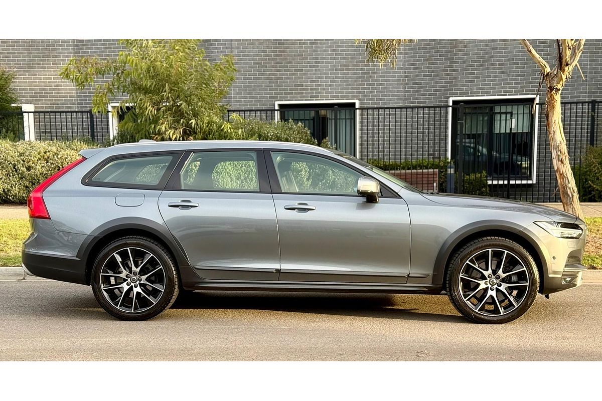 2017 Volvo V90 Cross Country D5 Inscription