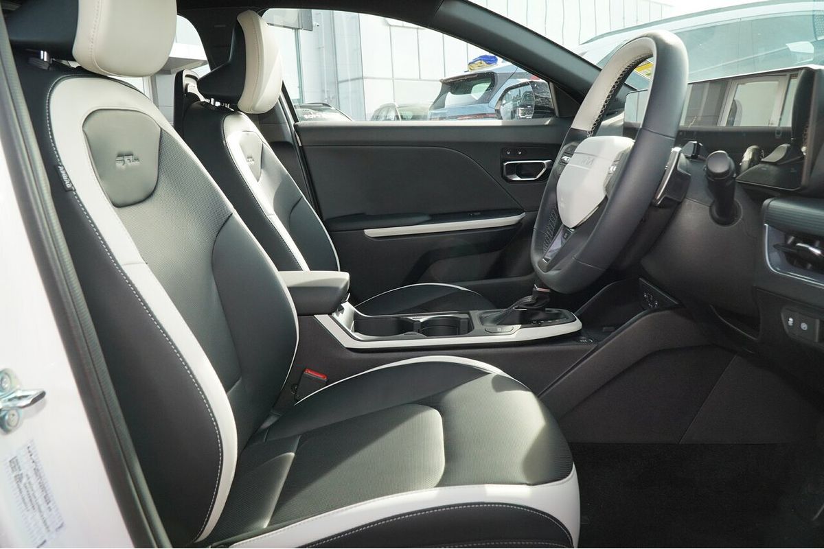 2025 Kia K4 GT-Line CL4m