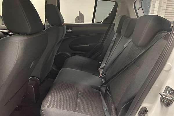 2014 Suzuki Swift GL Navigator FZ