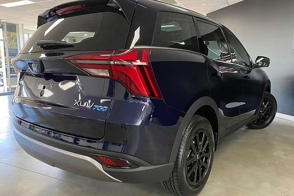 2025 Mahindra XUV700 AX7L