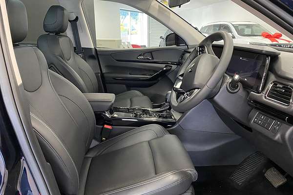 2025 Mahindra XUV700 AX7L