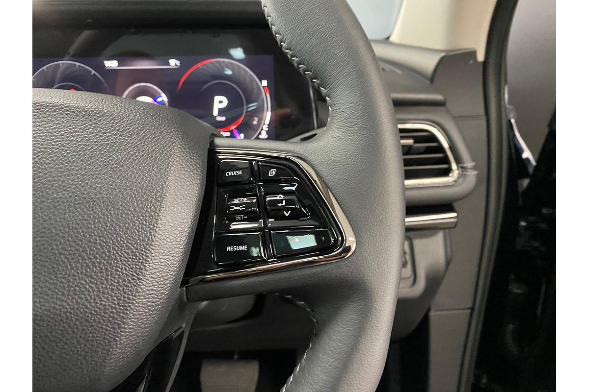 2025 Mahindra XUV700 AX7L
