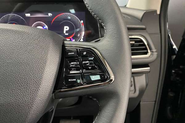 2025 Mahindra XUV700 AX7L