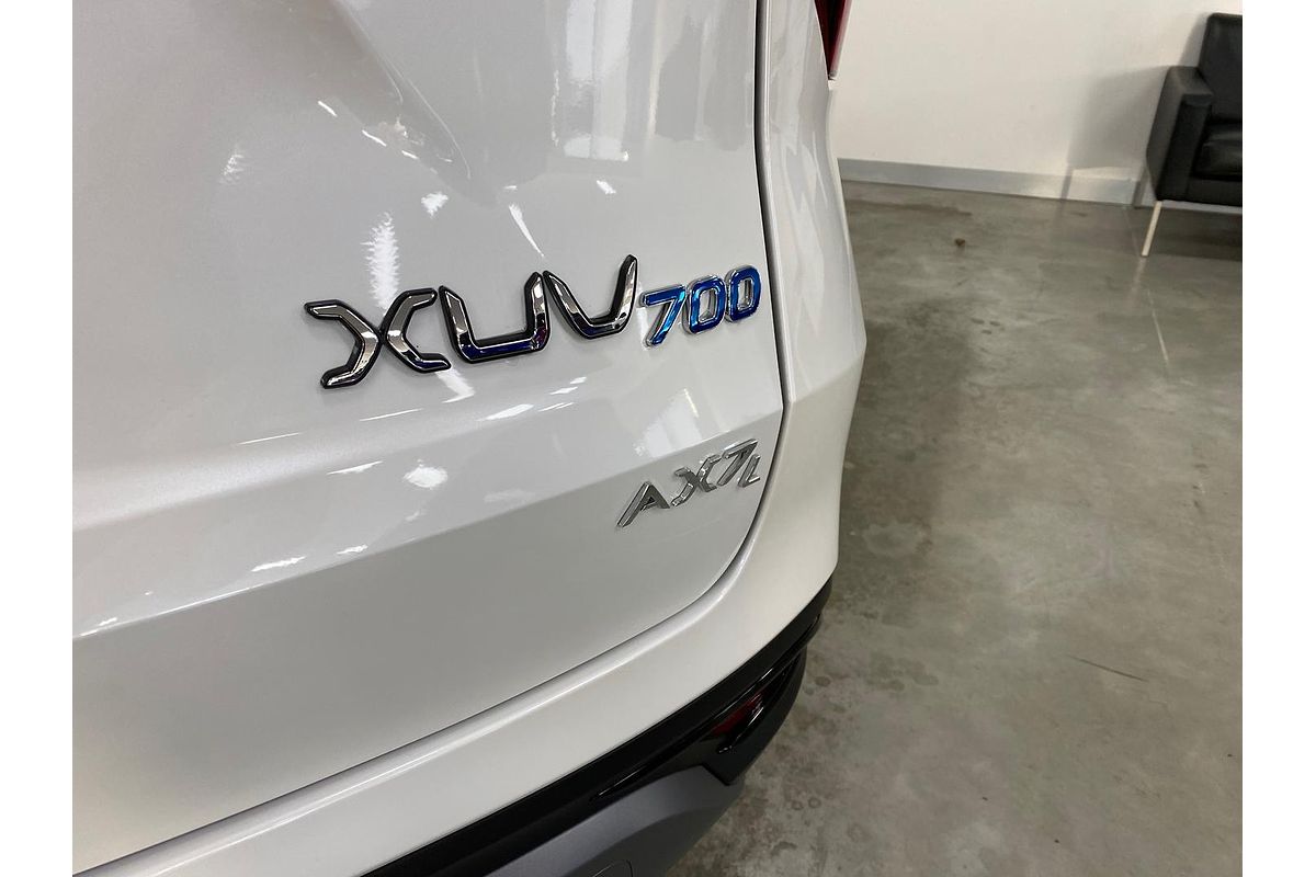 2024 Mahindra XUV700 AX7L