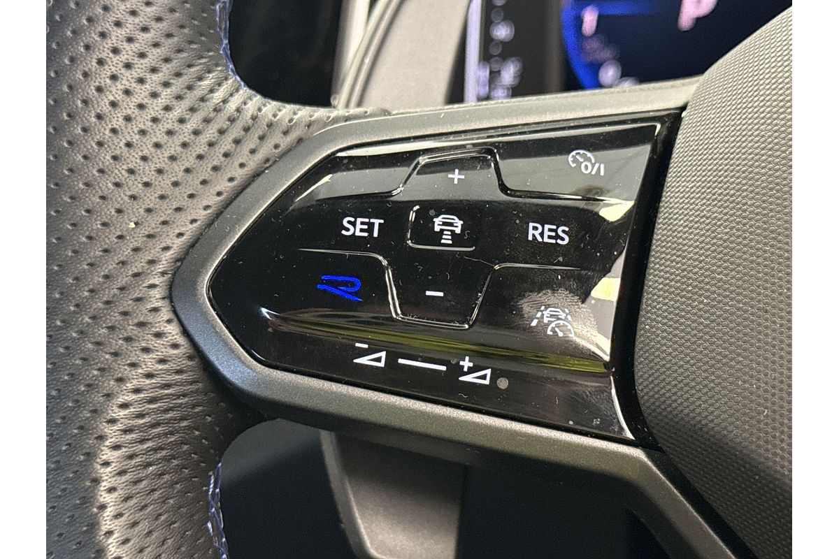 2022 Volkswagen T-Roc R D11