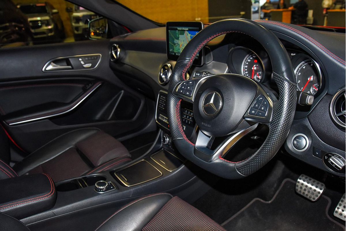 2017 Mercedes-Benz GLA-Class GLA180 X156