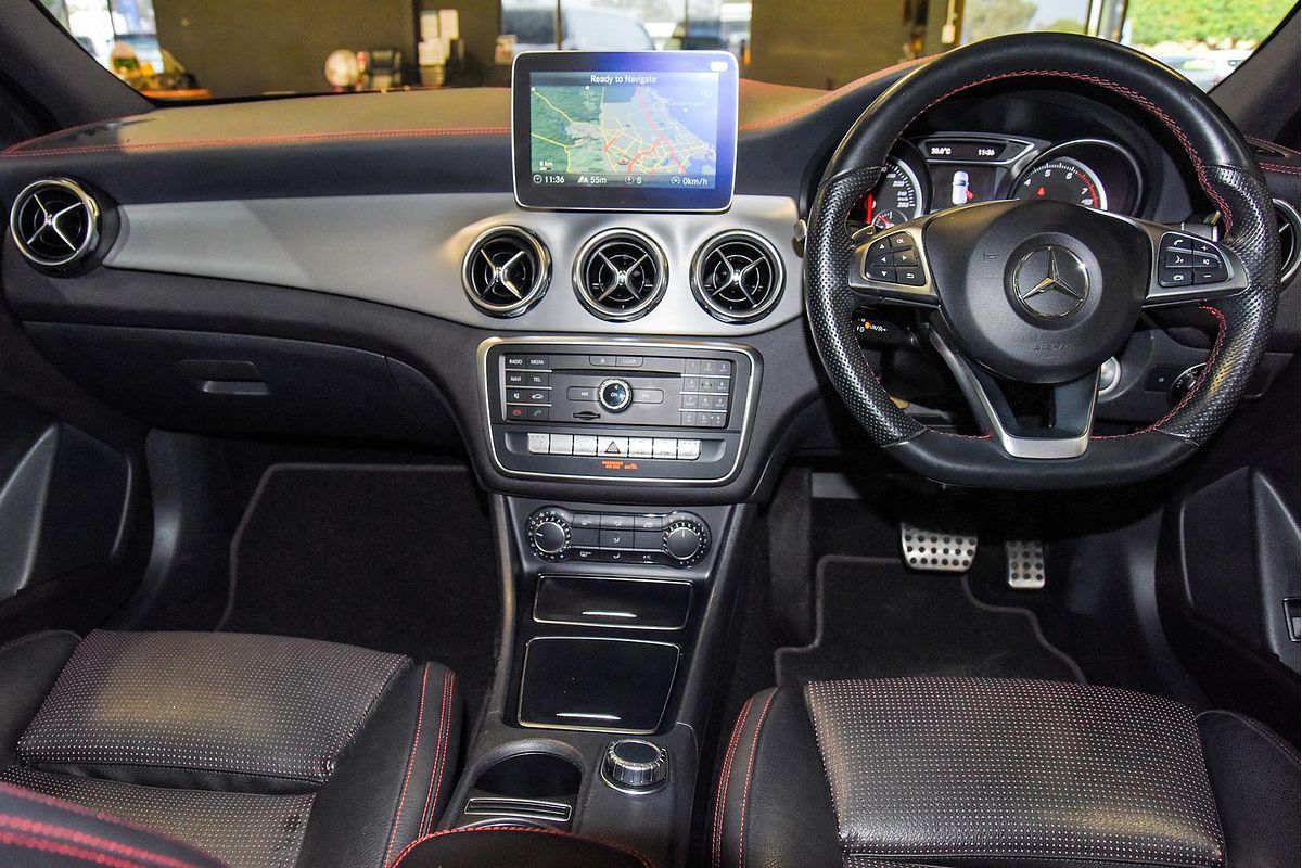 2017 Mercedes-Benz GLA-Class GLA180 X156