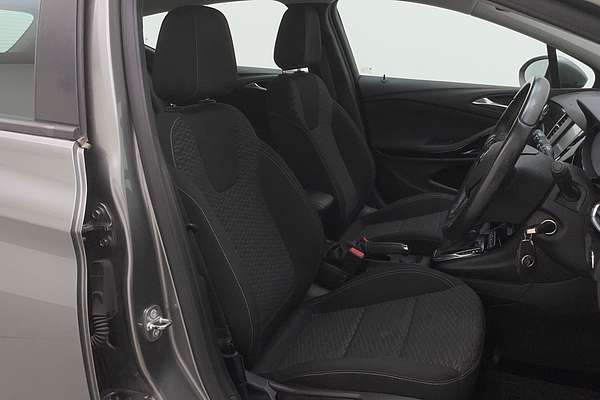 2017 Holden Astra R BK