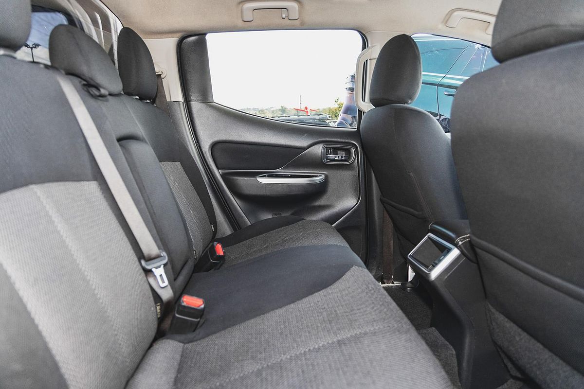 2019 Mitsubishi Triton GLS MR 4X4