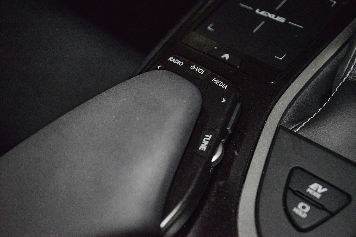 2021 Lexus UX UX250h Luxury MZAH10R