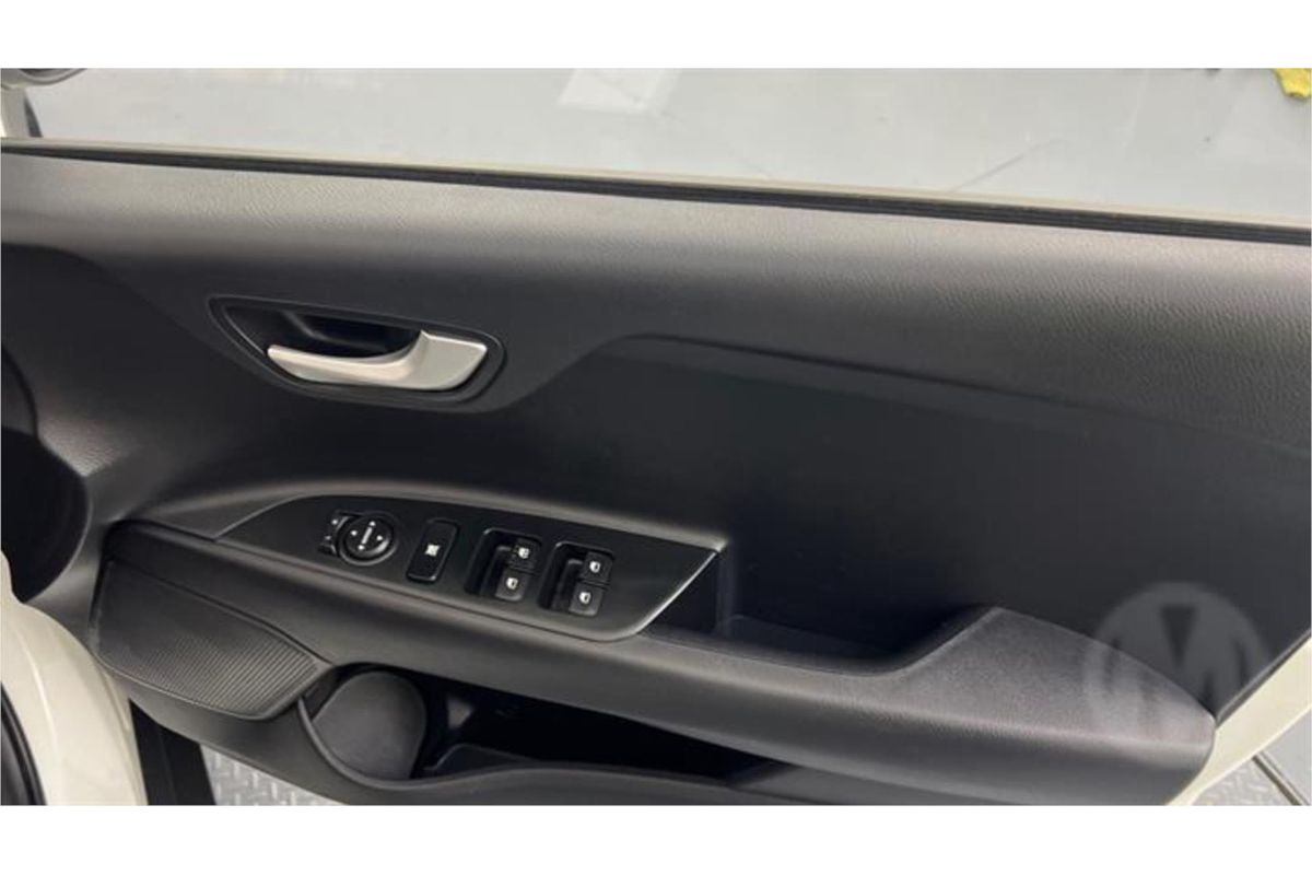2023 Kia Stonic S YB