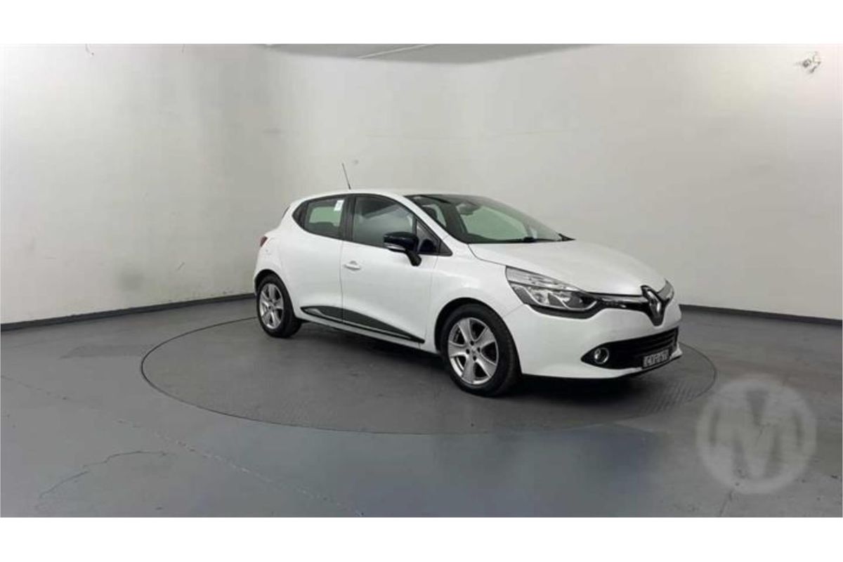 2015 Renault Clio Expression IV B98