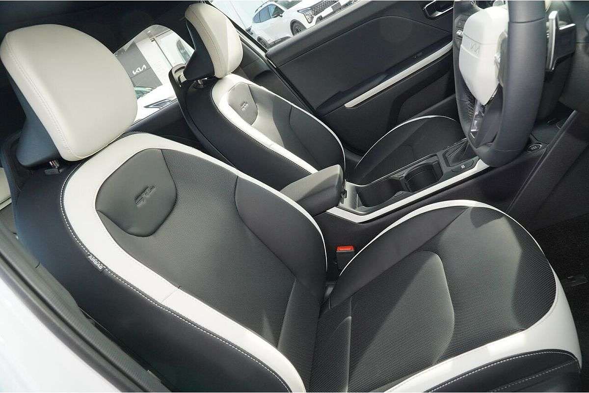 2025 Kia K4 GT-Line CL4m
