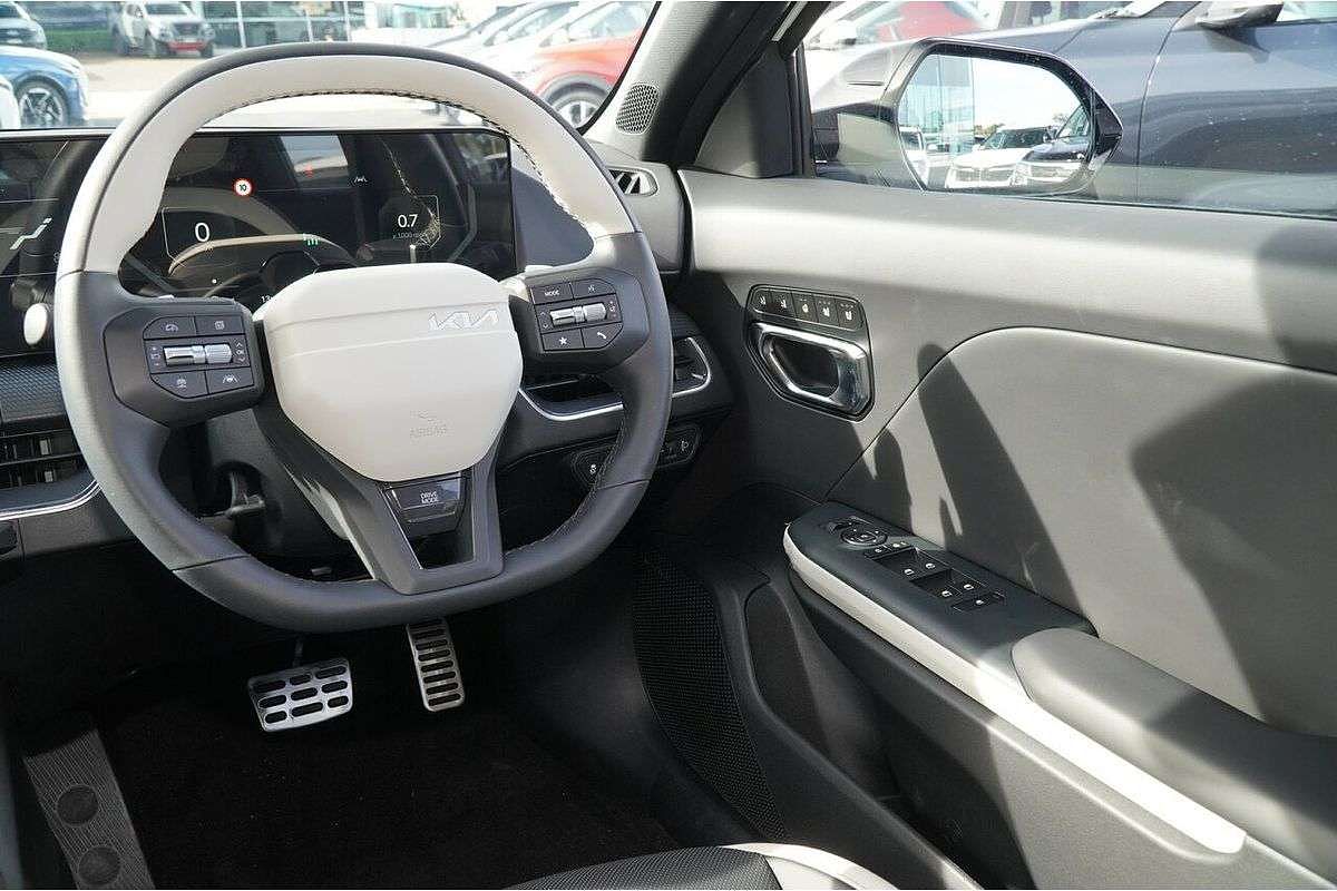 2025 Kia K4 GT-Line CL4m