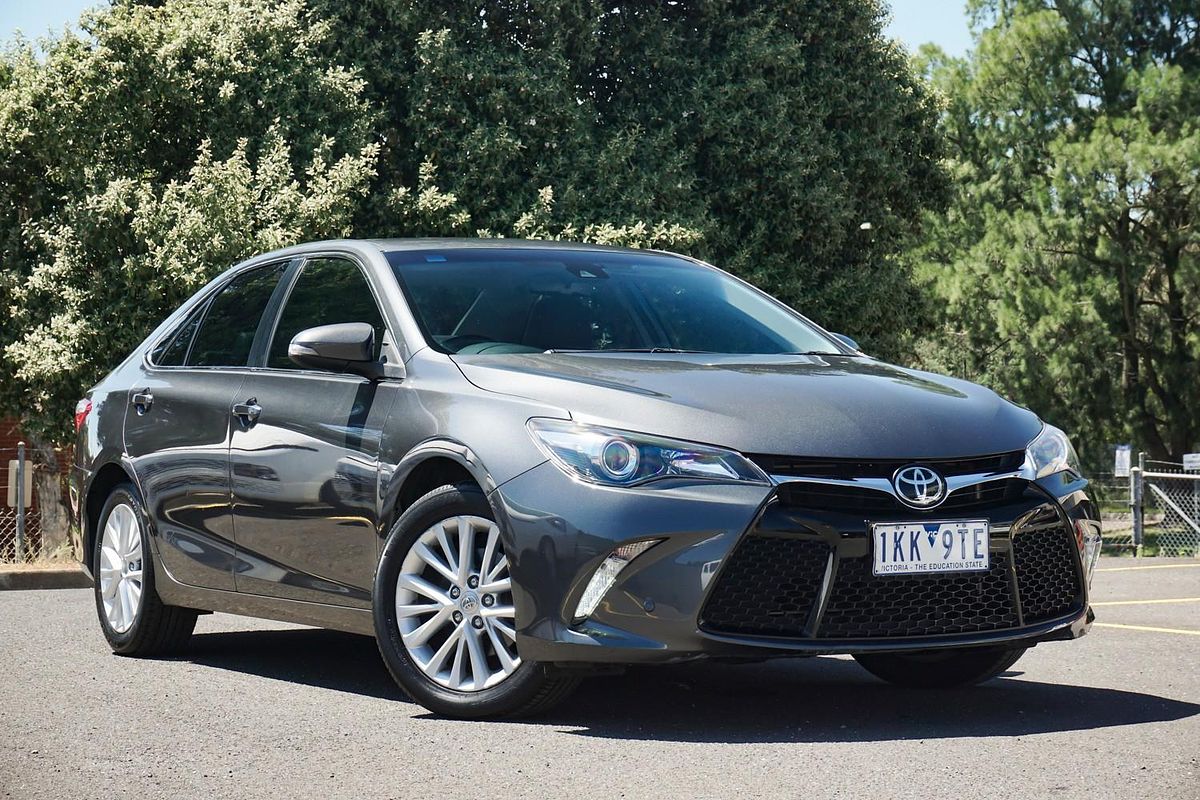 2017 Toyota Camry Atara SL ASV50R
