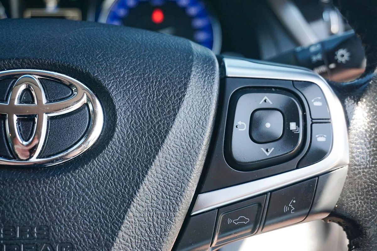 2017 Toyota Camry Atara SL ASV50R