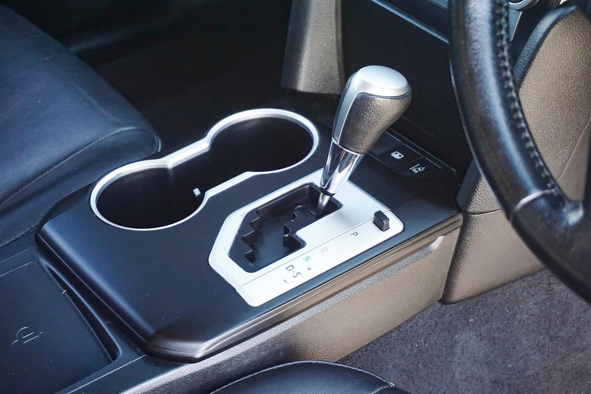 2017 Toyota Camry Atara SL ASV50R