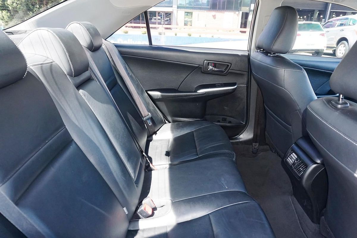 2017 Toyota Camry Atara SL ASV50R