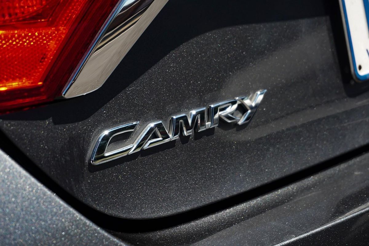 2017 Toyota Camry Atara SL ASV50R