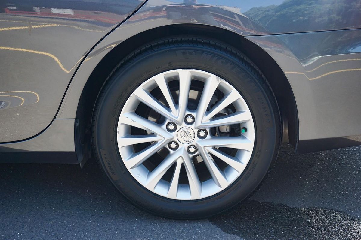2017 Toyota Camry Atara SL ASV50R