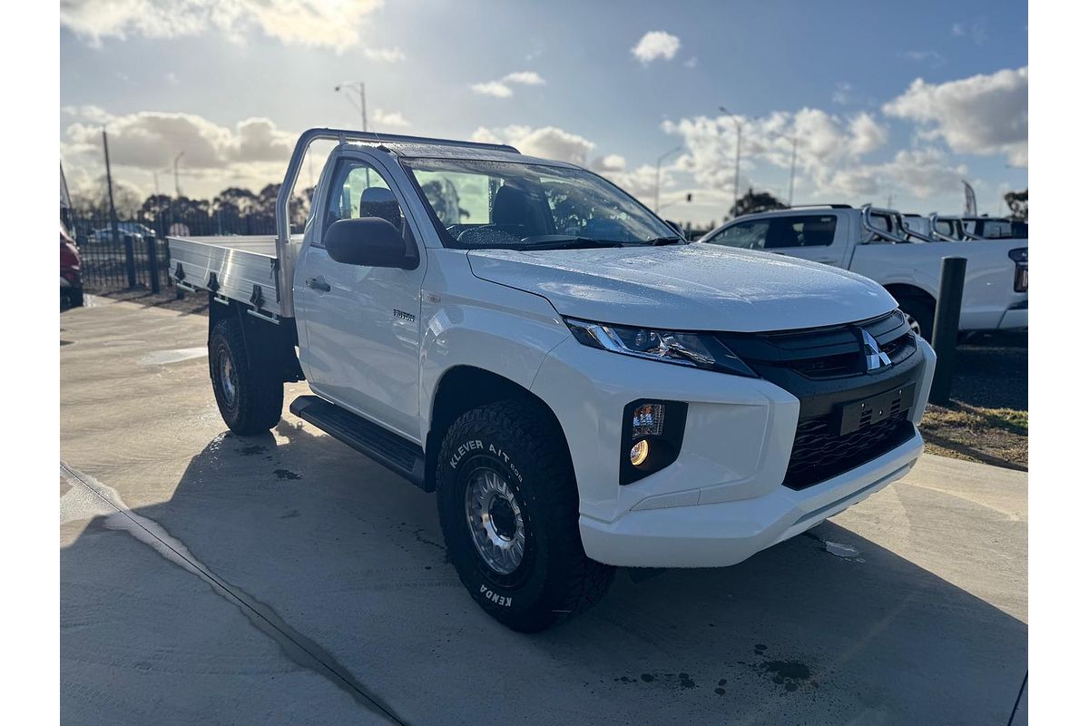 2024 Mitsubishi Triton GLX MR 4X4