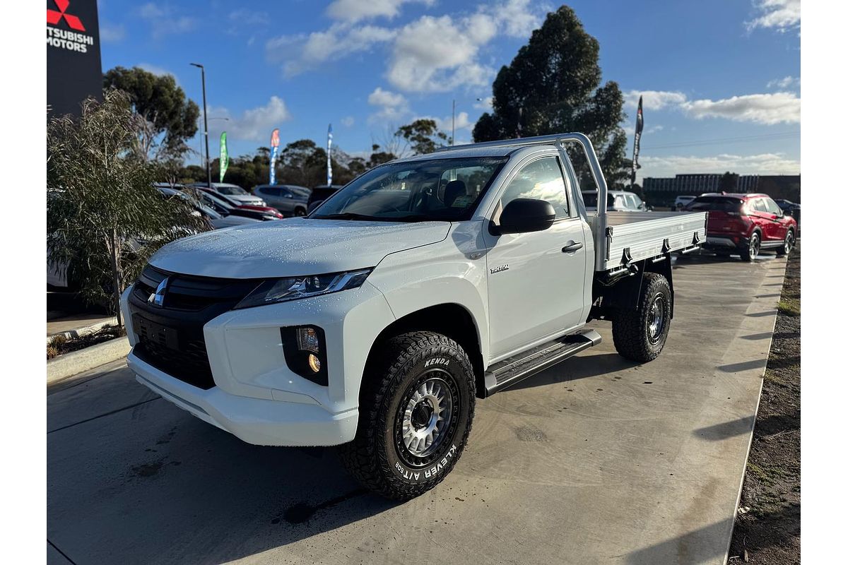 2024 Mitsubishi Triton GLX MR 4X4