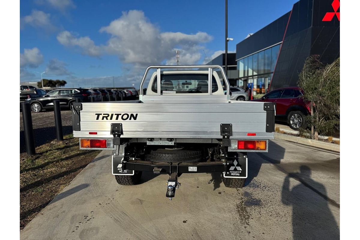 2024 Mitsubishi Triton GLX MR 4X4