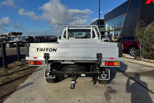 2024 Mitsubishi Triton GLX MR 4X4