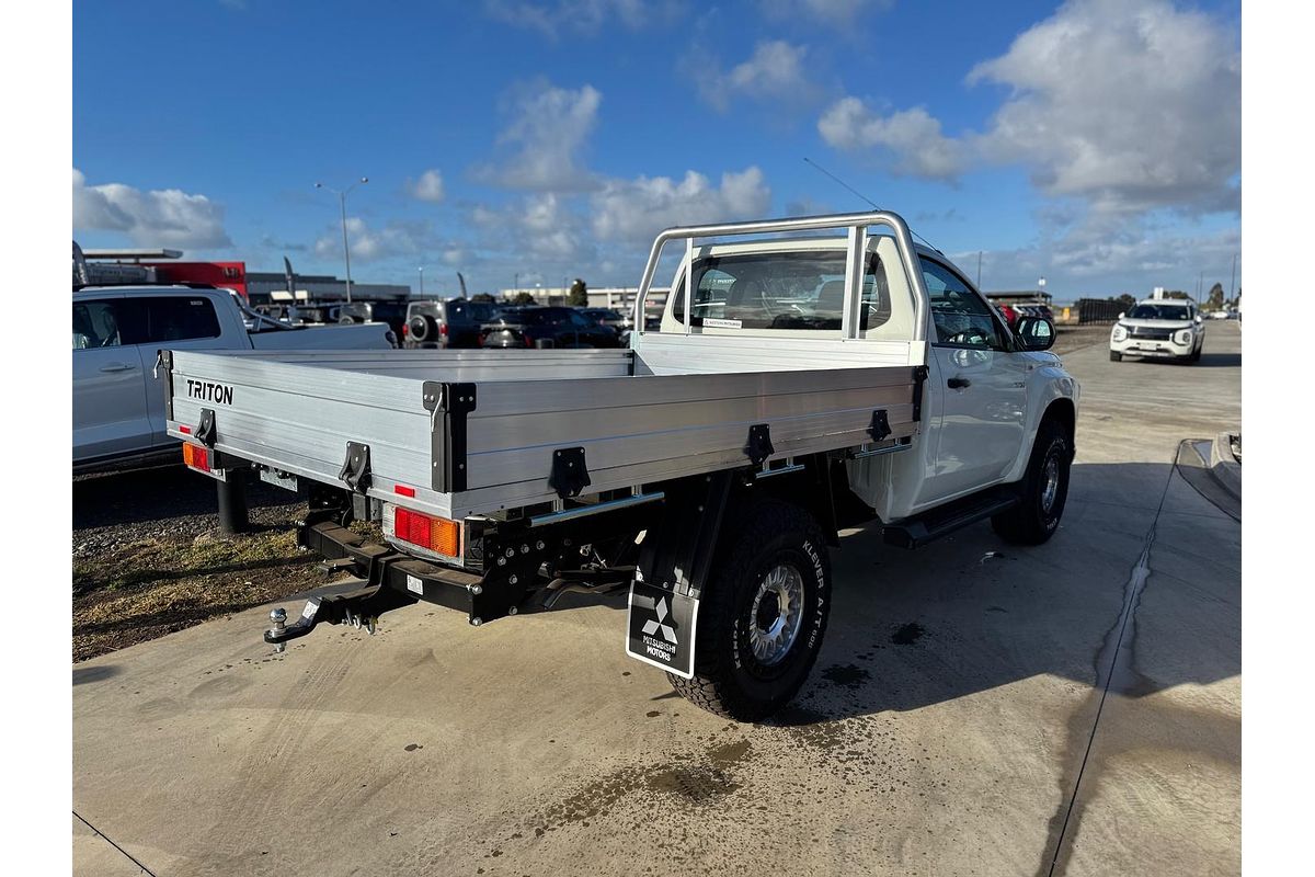 2024 Mitsubishi Triton GLX MR 4X4