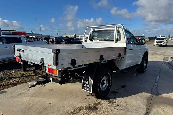 2024 Mitsubishi Triton GLX MR 4X4