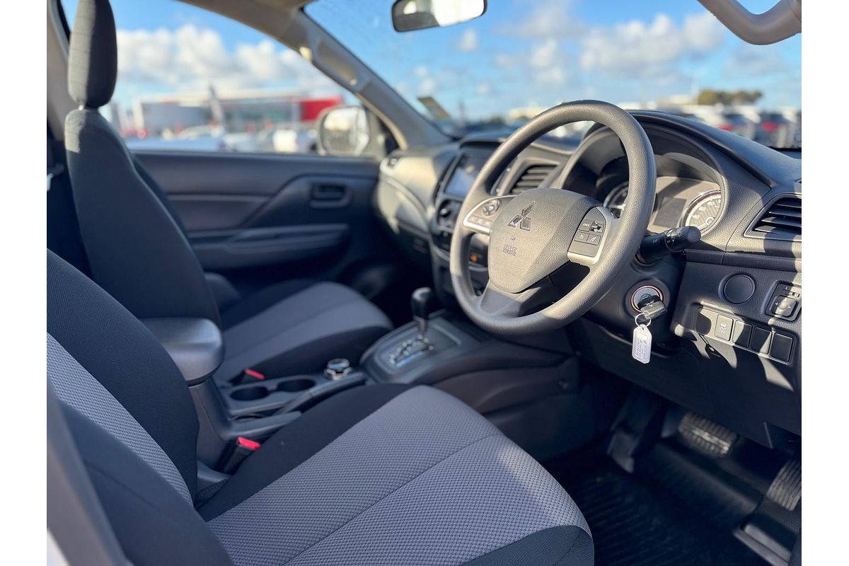 2024 Mitsubishi Triton GLX MR 4X4