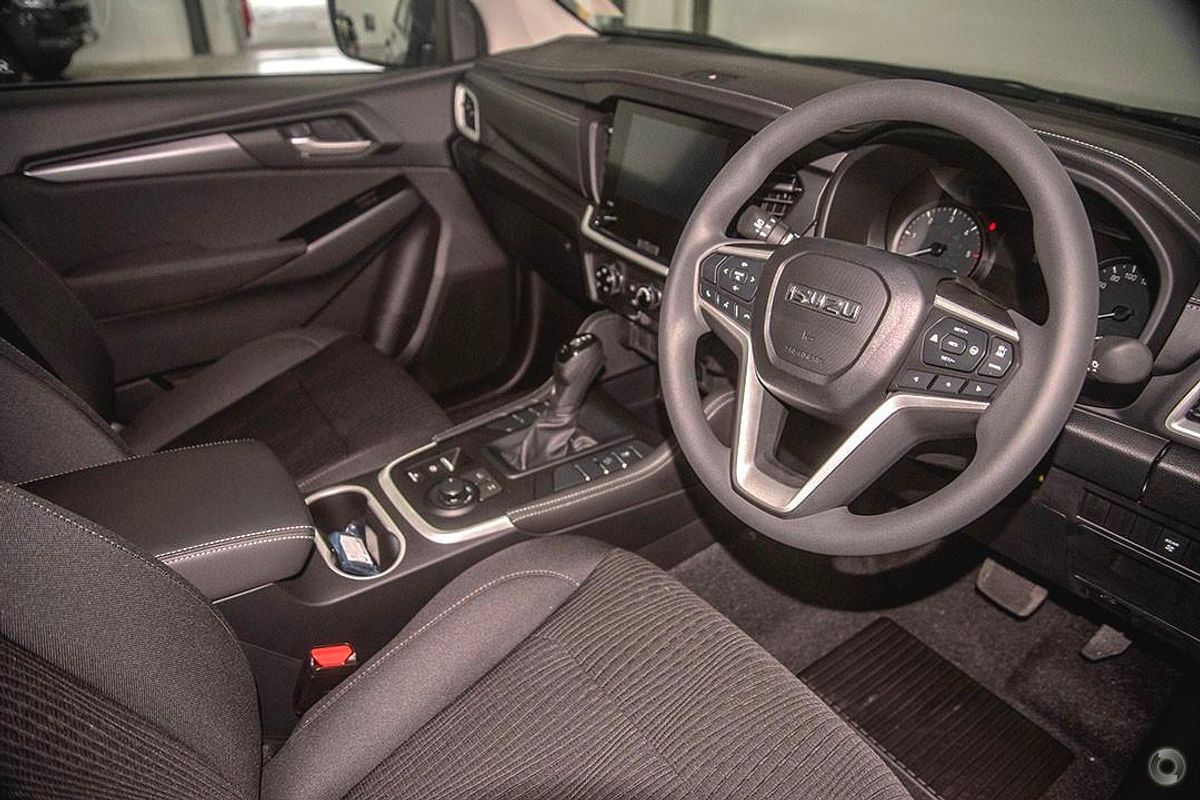 2025 Isuzu MU-X LS-M