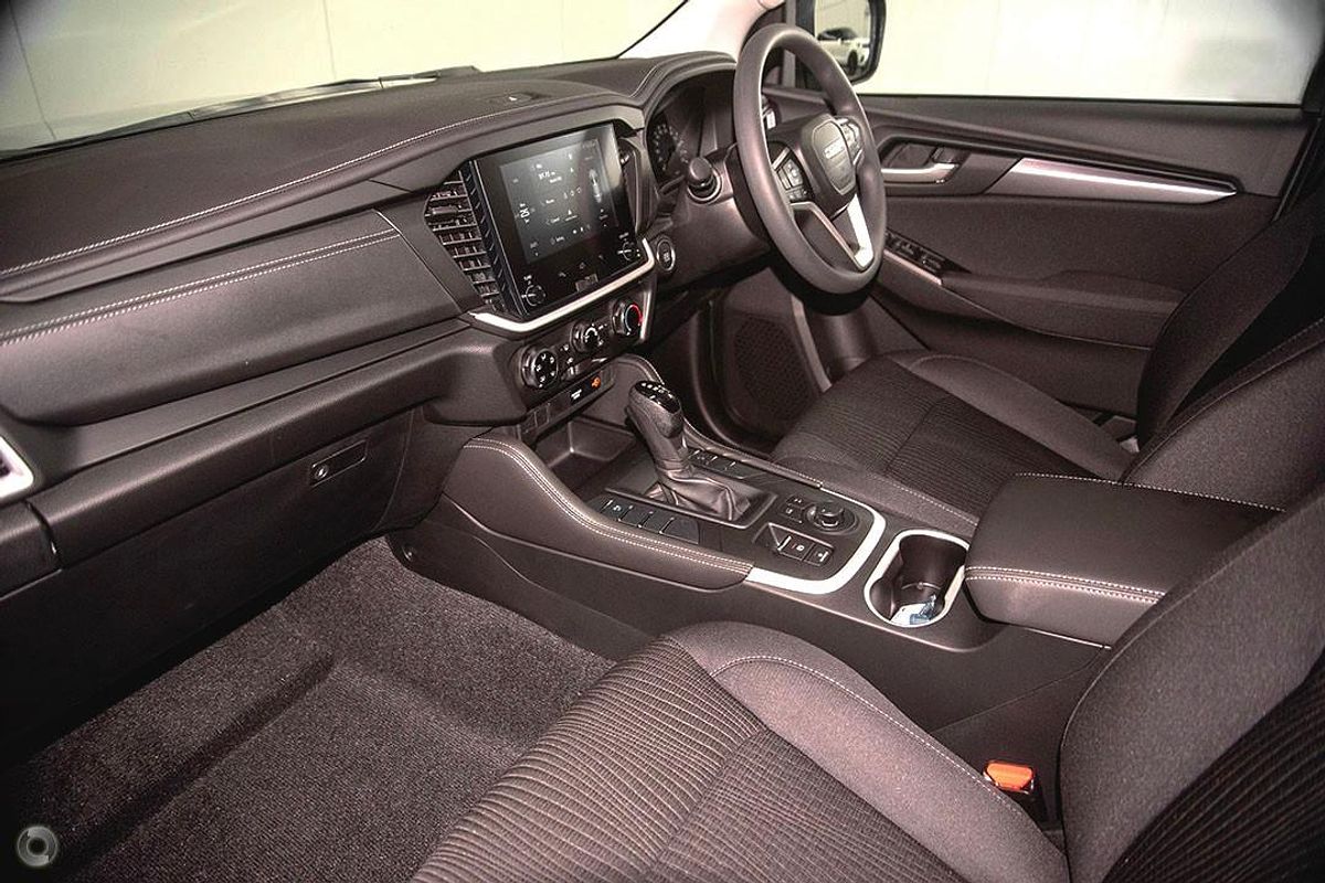 2025 Isuzu MU-X LS-M