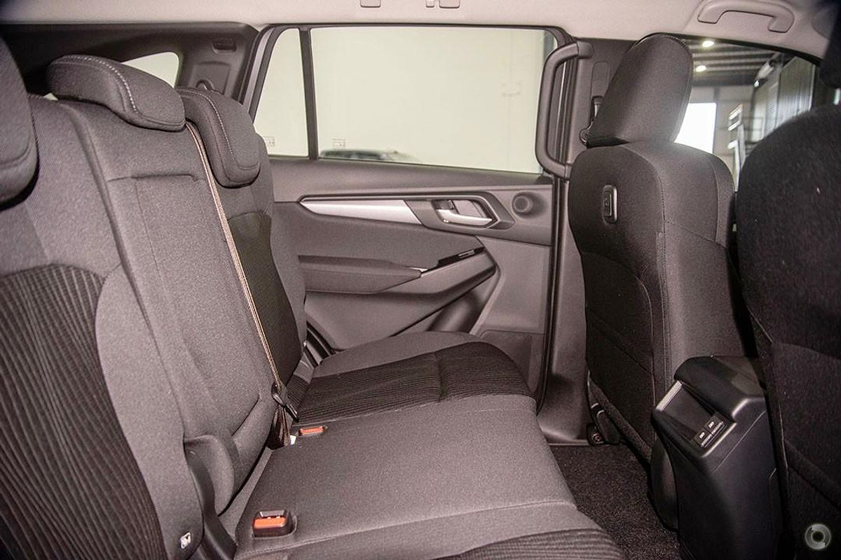 2025 Isuzu MU-X LS-M