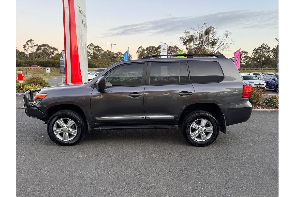 2013 Toyota Landcruiser Sahara VDJ200R