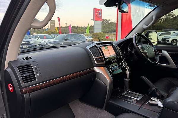 2013 Toyota Landcruiser Sahara VDJ200R
