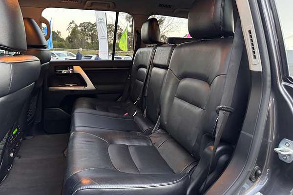 2013 Toyota Landcruiser Sahara VDJ200R