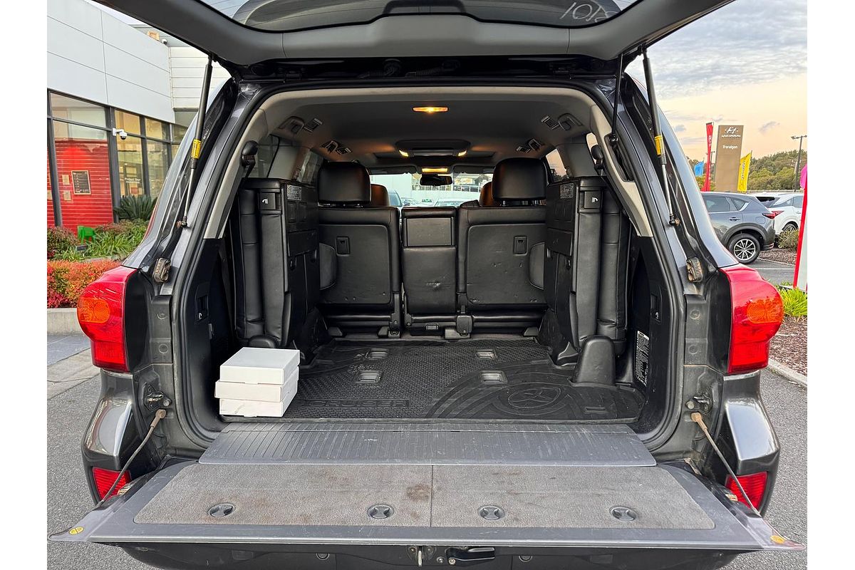 2013 Toyota Landcruiser Sahara VDJ200R