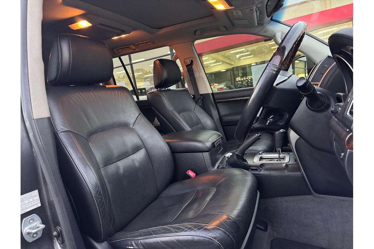 2013 Toyota Landcruiser Sahara VDJ200R