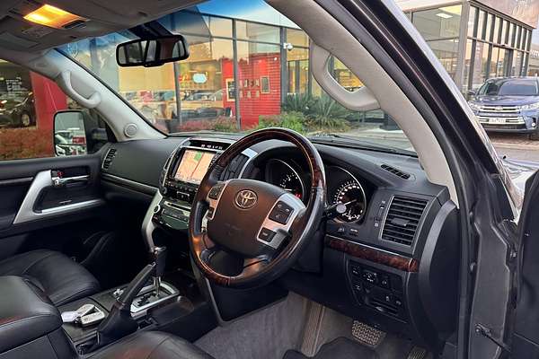 2013 Toyota Landcruiser Sahara VDJ200R
