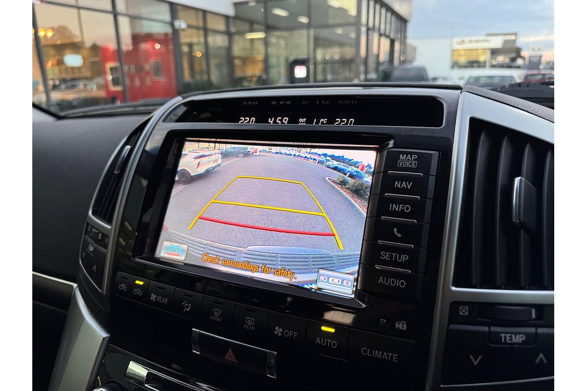 2013 Toyota Landcruiser Sahara VDJ200R