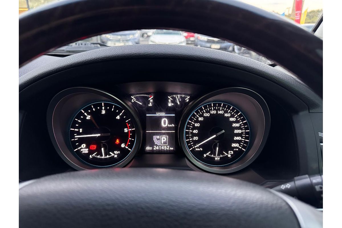 2013 Toyota Landcruiser Sahara VDJ200R
