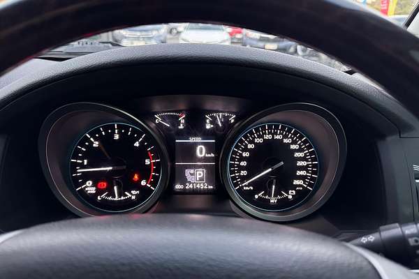 2013 Toyota Landcruiser Sahara VDJ200R
